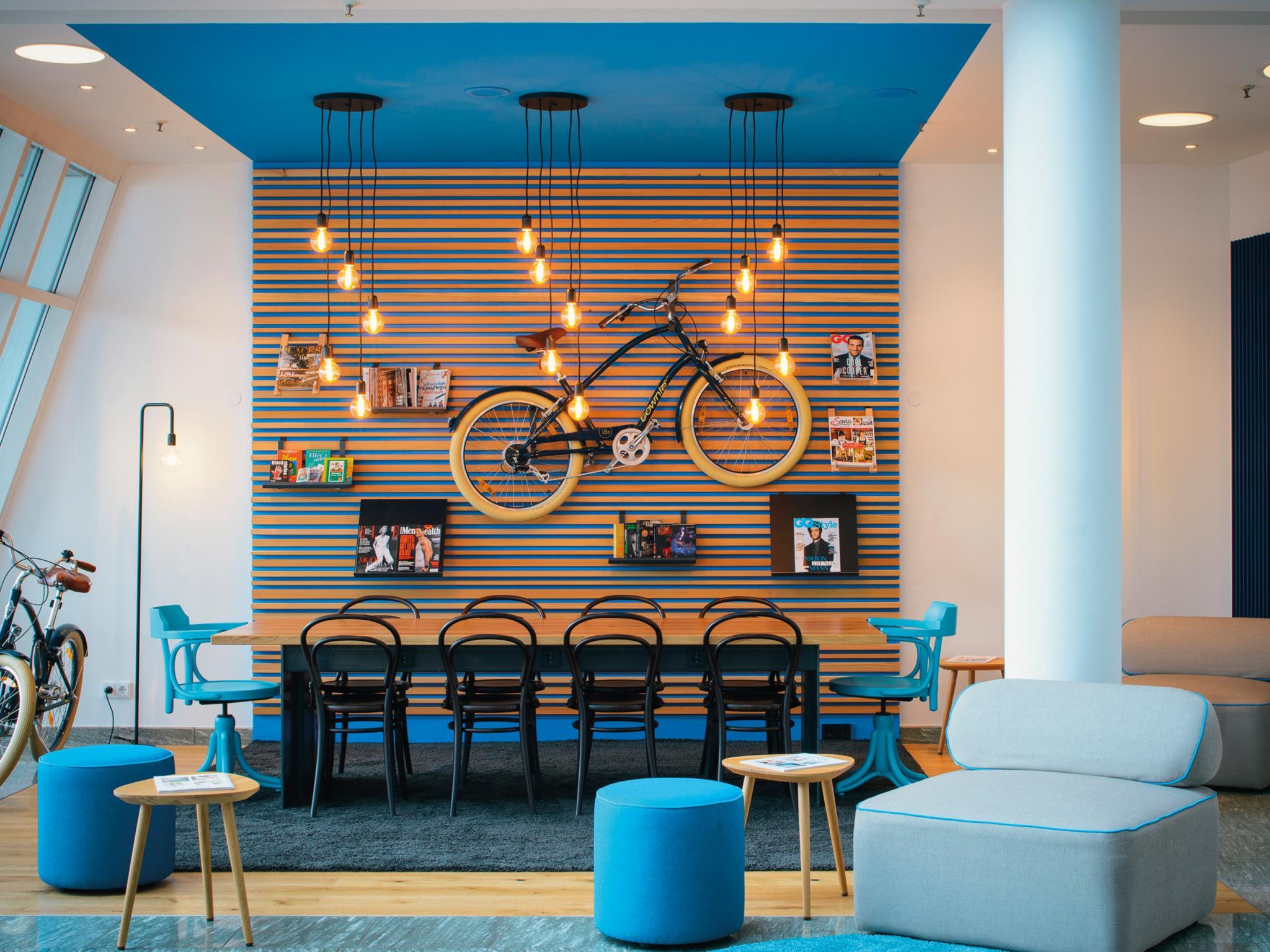 Vienna House Easy By Wyndham Berlin Prenzlauer Berg Hotel Bagian luar foto